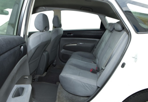 Toyota Prius I hatchback biały wnętrze