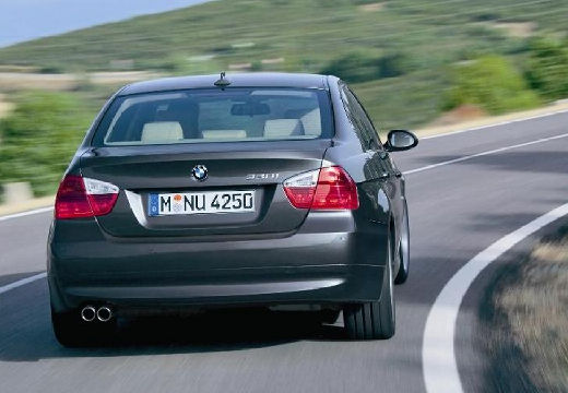 BMW Seria 3 E90 I sedan szary ciemny tylny prawy