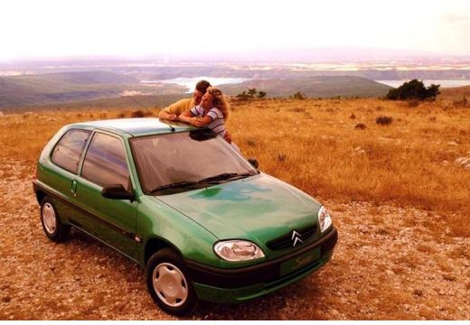 CITROEN Saxo hatchback zielony przedni prawy