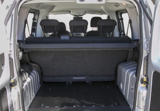 FIAT Fiorino kombi silver grey przestrzeń załadunkowa