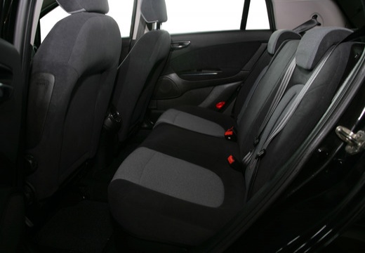 FIAT Bravo hatchback czarny wnętrze
