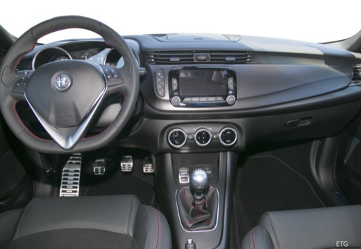 ALFA ROMEO Giulietta III hatchback tablica rozdzielcza