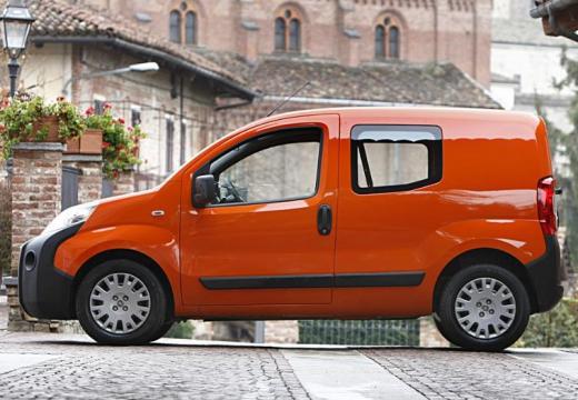 FIAT Fiorino kombi pomarańczowy boczny lewy