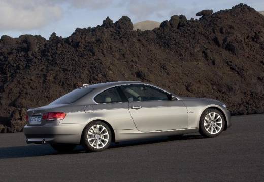 BMW Seria 3 E92 I coupe silver grey tylny prawy