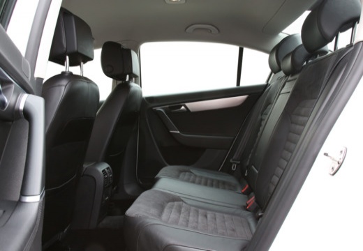 VOLKSWAGEN Passat VI sedan biały wnętrze