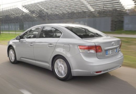 Toyota Avensis V sedan silver grey tylny lewy
