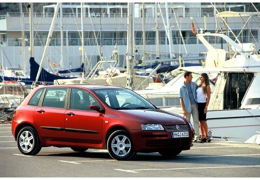 FIAT Stilo II hatchback czerwony jasny przedni prawy