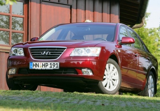 HYUNDAI Sonata sedan czerwony jasny przedni lewy