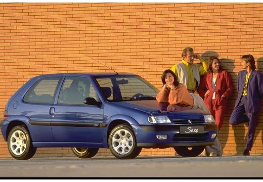 CITROEN Saxo hatchback niebieski jasny przedni prawy