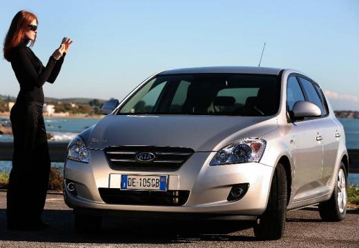KIA Ceed I hatchback silver grey przedni lewy