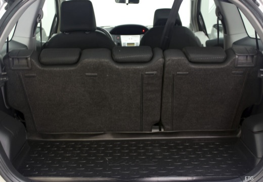 Toyota Yaris III hatchback przestrzeń załadunkowa