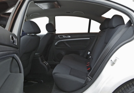 SKODA Superb II sedan wnętrze