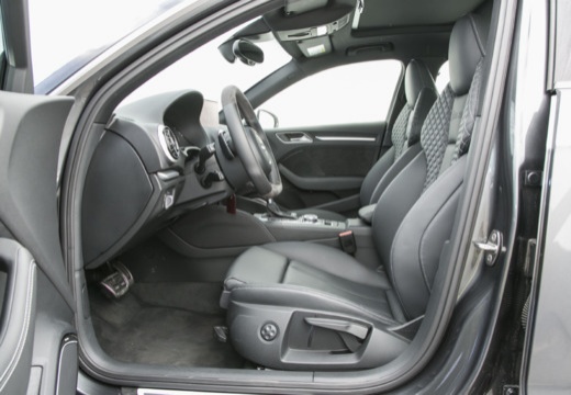 AUDI A3 Sportback 8V I hatchback wnętrze
