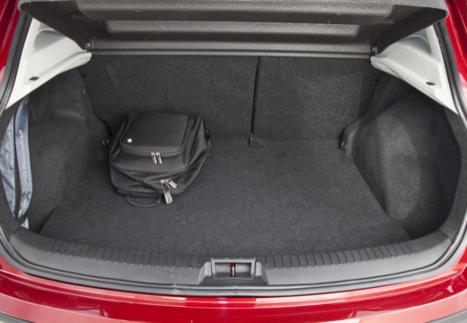 NISSAN Qashqai hatchback przestrzeń załadunkowa