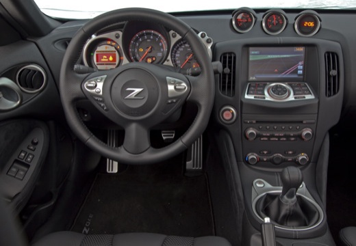 NISSAN 370 Z roadster tablica rozdzielcza