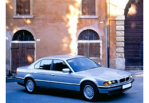 BMW Seria 7 E38 sedan silver grey przedni prawy