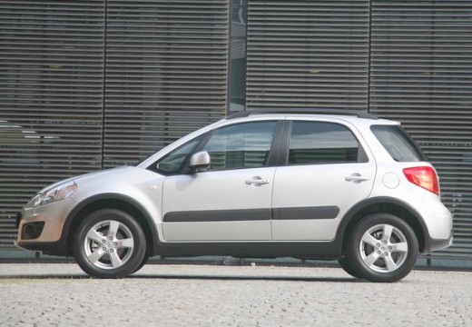 SUZUKI SX4 II hatchback silver grey boczny lewy