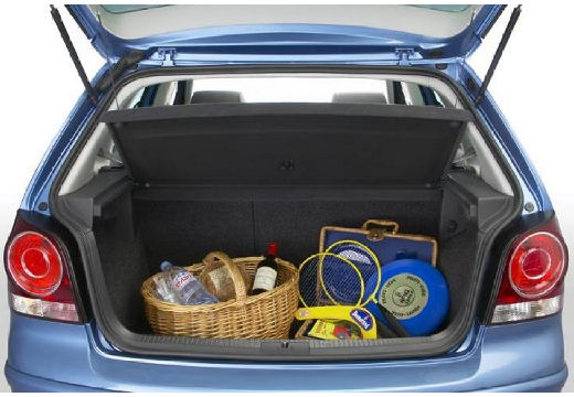 VOLKSWAGEN Polo IV II hatchback niebieski jasny przestrzeń załadunkowa