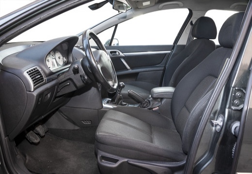 PEUGEOT 407 I sedan wnętrze