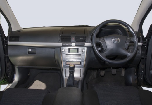 Toyota Avensis IV kombi czarny tablica rozdzielcza