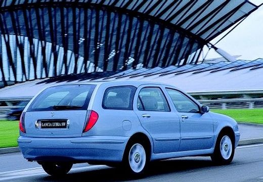 LANCIA Lybra kombi silver grey tylny prawy