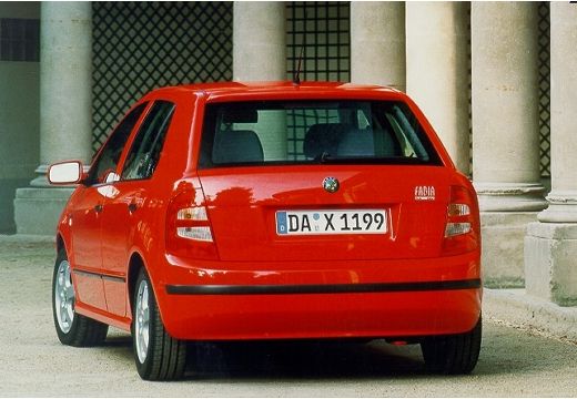 SKODA Fabia II hatchback czerwony jasny tylny lewy