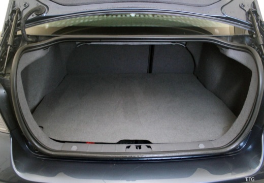 VOLVO S40 V sedan przestrzeń załadunkowa