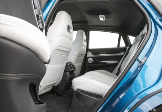 BMW X6 hatchback wnętrze
