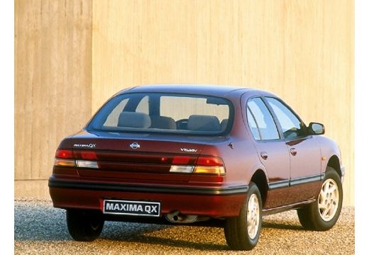 NISSAN Maxima sedan bordeaux (czerwony ciemny) tylny prawy