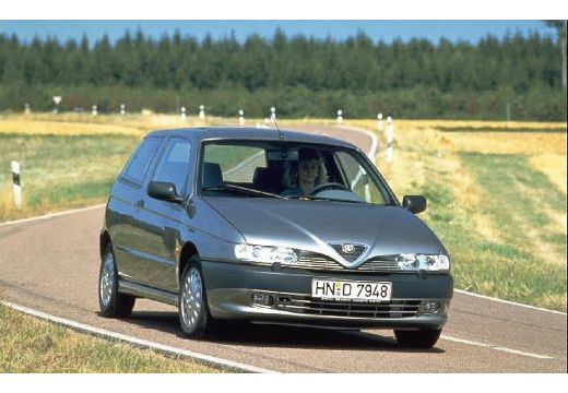 ALFA ROMEO 145 I hatchback przedni prawy