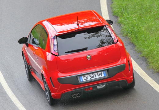 FIAT Punto Evo hatchback czerwony jasny tylny lewy