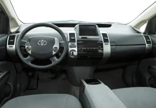 Toyota Prius I hatchback biały tablica rozdzielcza