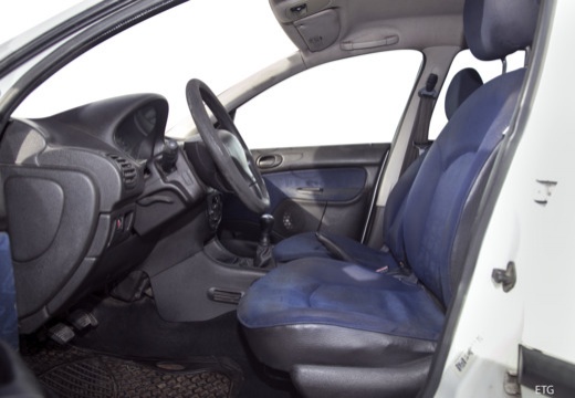 PEUGEOT 206 I hatchback wnętrze