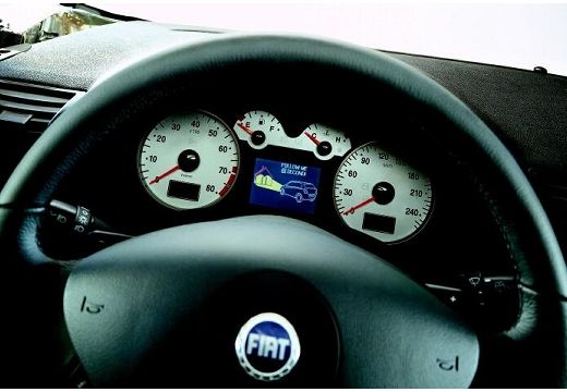 FIAT Stilo III hatchback tablica rozdzielcza