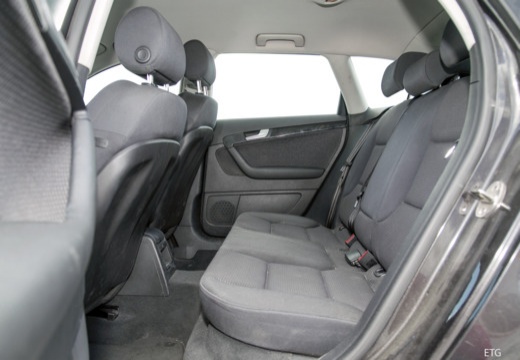 AUDI A3 hatchback wnętrze