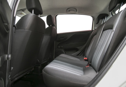 FIAT Punto Evo hatchback biały wnętrze