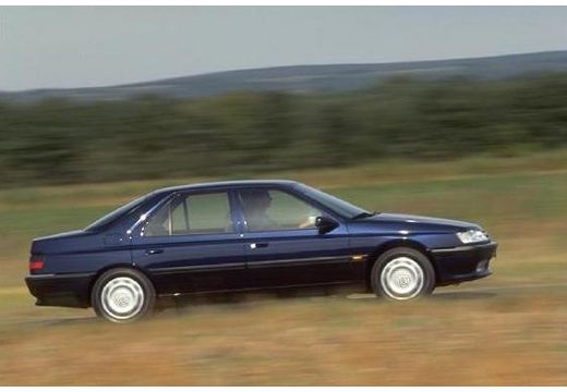 PEUGEOT 605 I sedan niebieski jasny boczny prawy