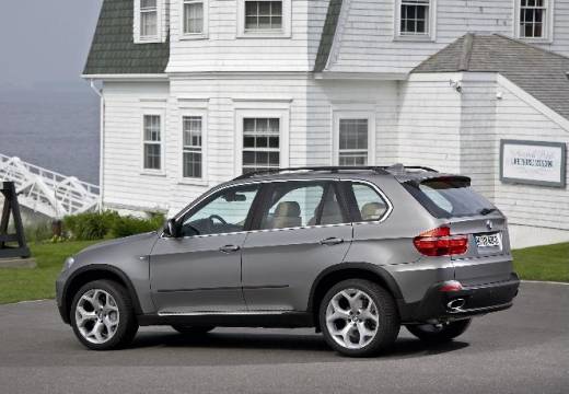 BMW X5 kombi silver grey tylny lewy