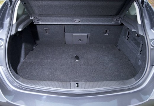 OPEL Astra IV I hatchback przestrzeń załadunkowa
