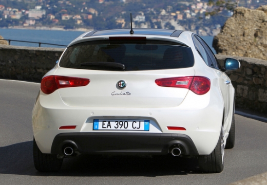 ALFA ROMEO Giulietta I hatchback biały tylny