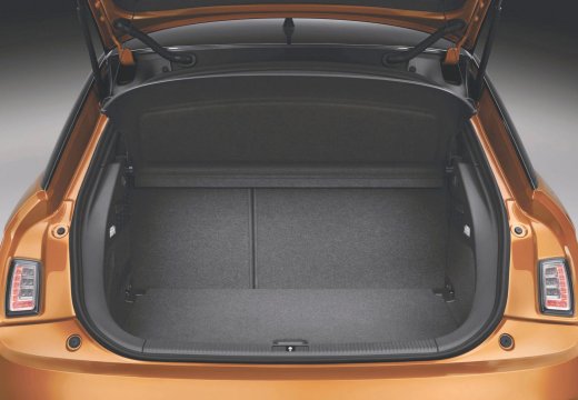AUDI A1 Sportback I hatchback przestrzeń załadunkowa