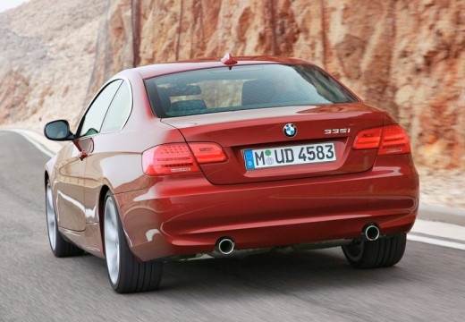BMW Seria 3 coupe czerwony jasny tylny lewy