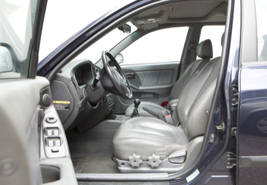 HYUNDAI Elantra II hatchback wnętrze