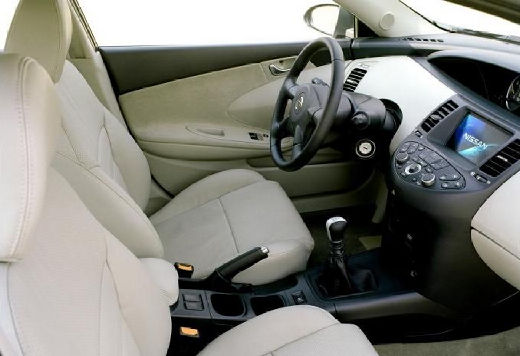 NISSAN Primera IV kombi wnętrze