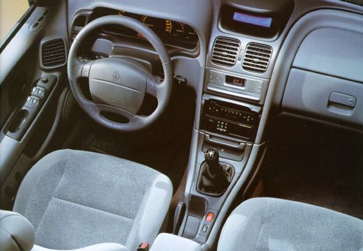 RENAULT Laguna II kombi wnętrze