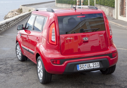 KIA Soul II hatchback czerwony jasny tylny lewy