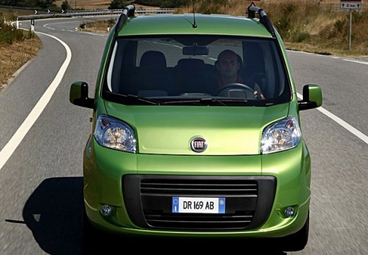 FIAT Fiorino kombi zielony przedni