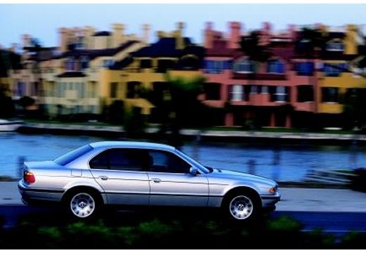 BMW Seria 7 E38 sedan silver grey boczny prawy