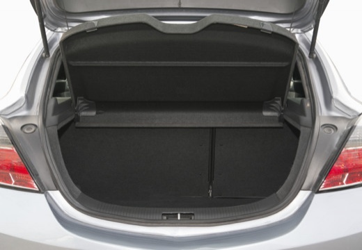 OPEL Astra III GTC I hatchback szary ciemny przestrzeń załadunkowa