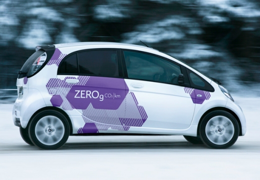CITROEN C-ZERO hatchback biały boczny prawy